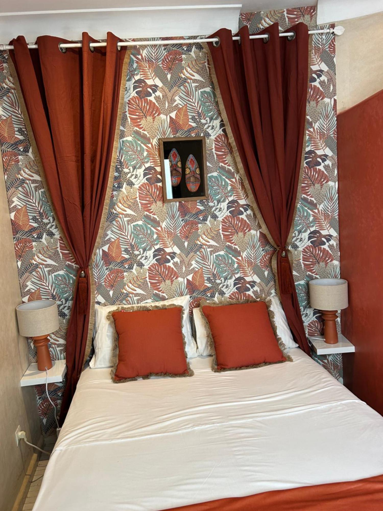 Riad Amazing Amazigh Avec Jacuzzi Petit Dejeuner Compris Avec Aussi Chambres Familiales Pres De La Place Jemaa El Fna Marrakesh Exteriör bild